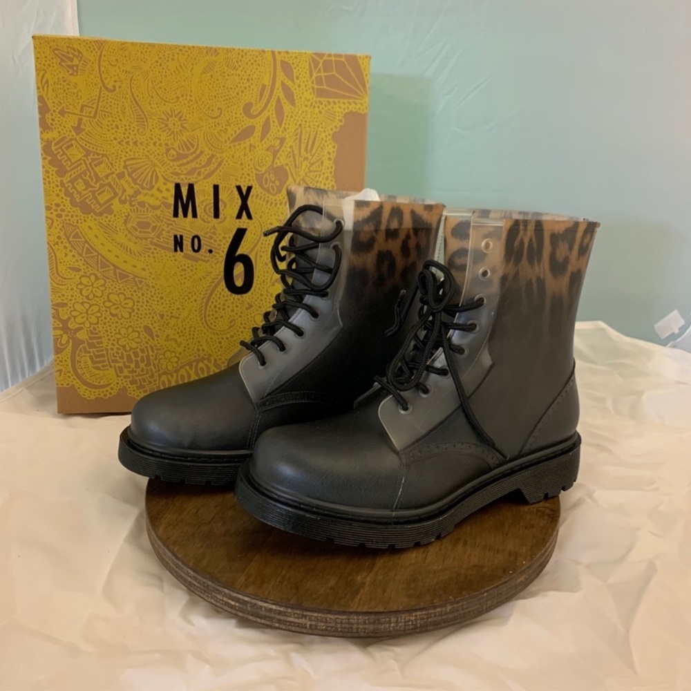 NIB Combat Rain Boots! - Mix No. 6 (DSW’s brand), Size 7…CUTE!!!!!